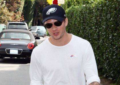 Ryan Phillippe Receives A Philadelphia Eagles Blanket